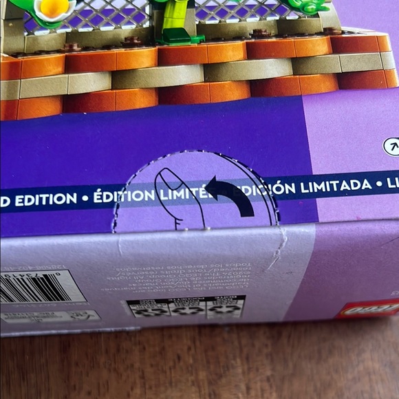 Lego Yellow and Purple Building Set Floral Display - Picture 5 of 5